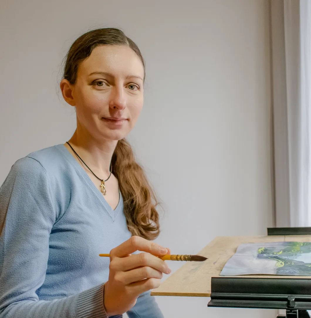 Aurélie Maumon, artiste-peintre aquarelliste dans son atelier