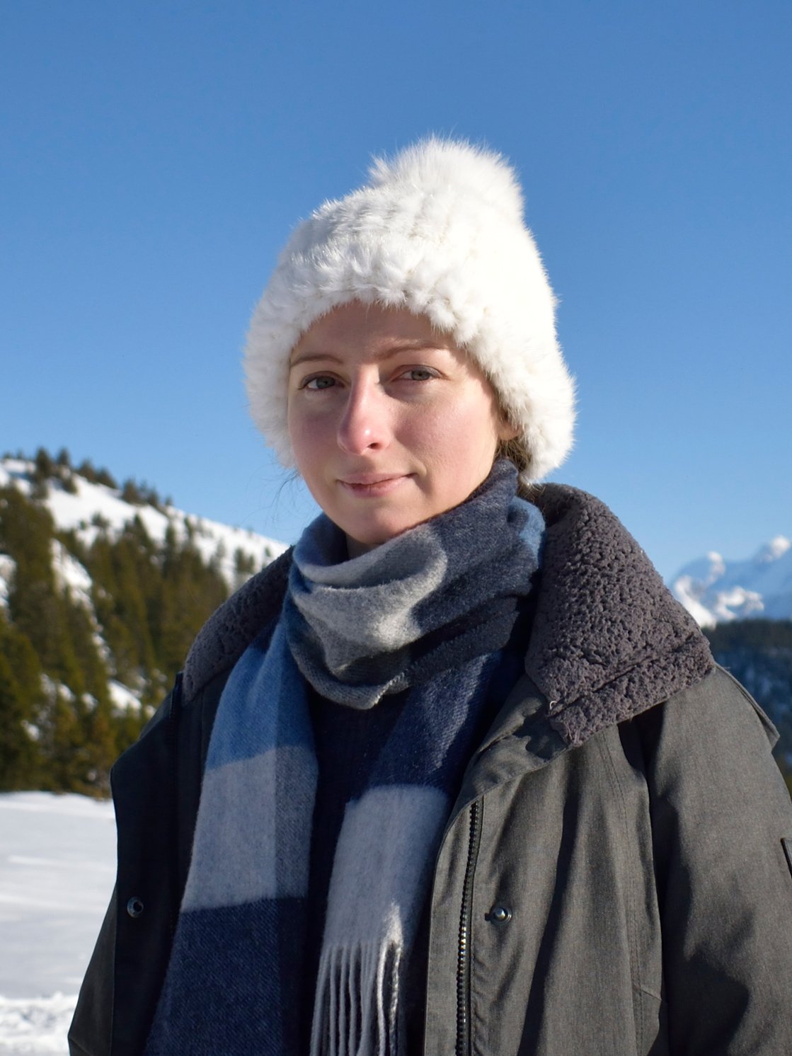 Portrait de l'artiste-peintre aquarelliste française à Annecy - Aurélie Maumon